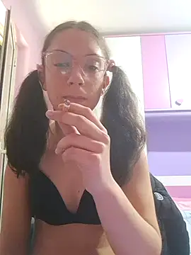 Snapshot of Vivianamado chatting on 03.15.26 Vivianamado online show from 03.15.26