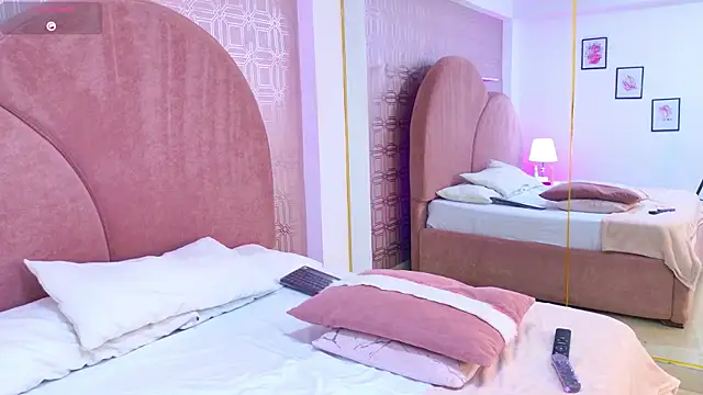 Snapshot of Melissa_Elana chatting on 03.26.26 Melissa Elana online show from 03.26.26