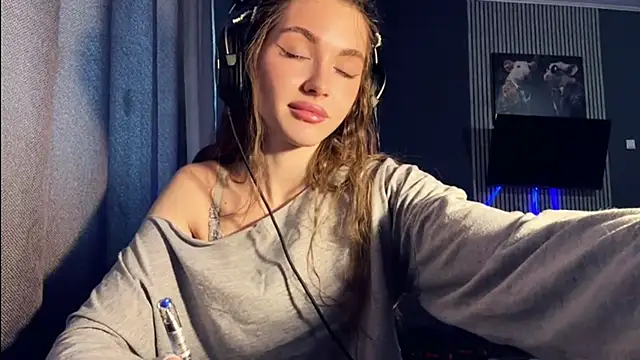 Veluxe online show from 03.15.26