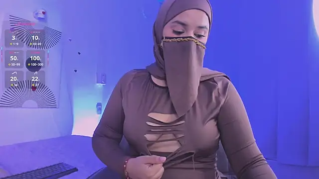 Snapshot of Aminaa_Kaarim chatting on 07.13.26 Aminaa Kaarim online show from 07.13.26