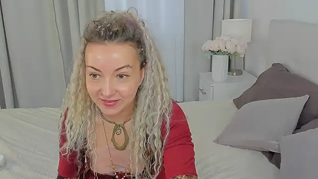 Lar Queen online show from 04.01.26