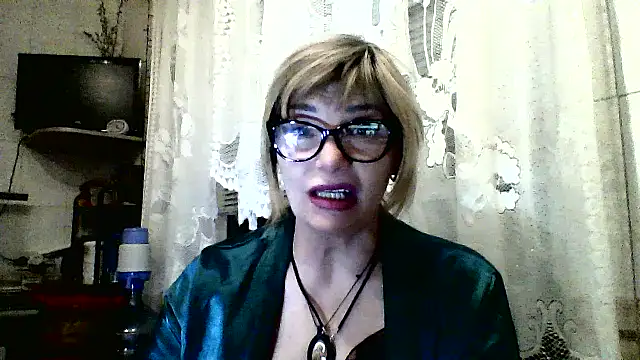 Lia Rayss online show from 03.17.26