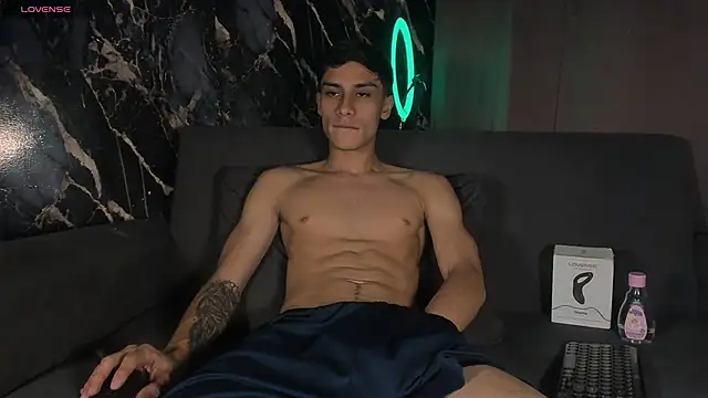 Snapshot of Axel_DavisSM chatting on 03.16.26 Axel DavisSM online show from 03.16.26