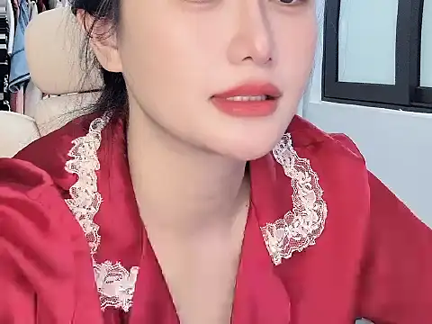 Snapshot of AmyLinee_1 chatting on 06.21.26 AmyLinee 1 online show from 06.21.26