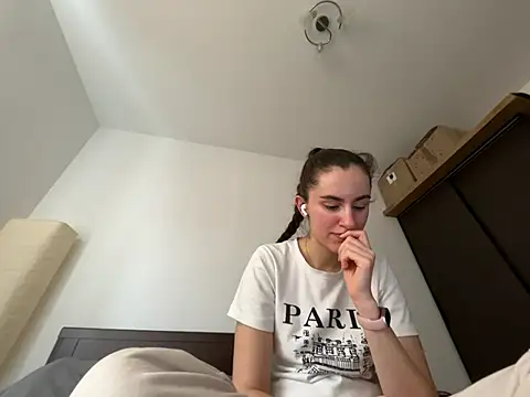 Snapshot of starlight_mo chatting on 03.27.26 starlight mo online show from 03.27.26