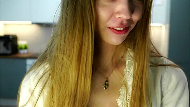 Snapshot of HermaFrain chatting on 04.12.26 HermaFrain online show from 04.12.26