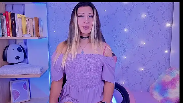 Snapshot of _Alexaavandercloude chatting on 08.04.26 Alexaavandercloude online show from 08.04.26
