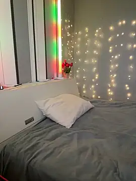 Taya lips online show from 03.20.26