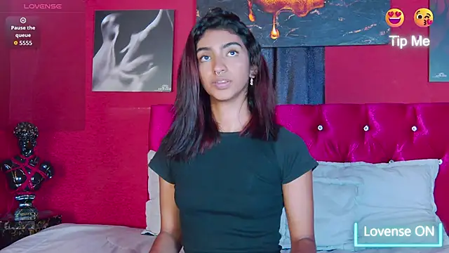 Snapshot of Hottie_Veronica chatting on 03.28.26 Hottie Veronica online show from 03.28.26