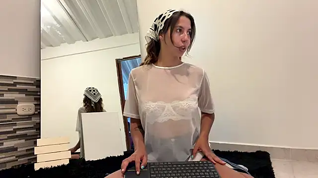 Julieta Jol online show from 04.22.26