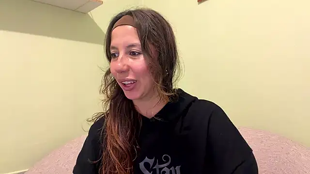 Julieta Jol online show from 05.05.26