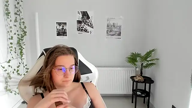 Mia kristal online show from 07.21.26