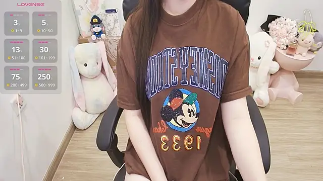 Snapshot of Nana_Chu chatting on 07.24.26 Nana Chu online show from 07.24.26