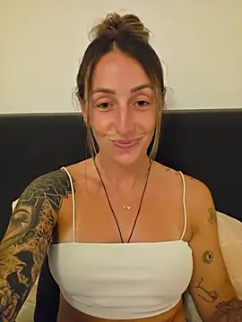 Snapshot of NicoleKaiser chatting on 07.16.26 NicoleKaiser online show from 07.16.26