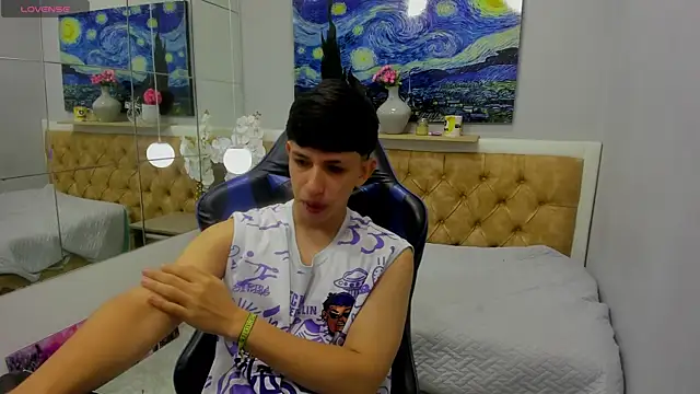 Snapshot of AdrianFranko chatting on 07.29.26 AdrianFranko online show from 07.29.26
