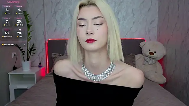 Snapshot of kittysocutie chatting on 05.06.26 kittysocutie online show from 05.06.26