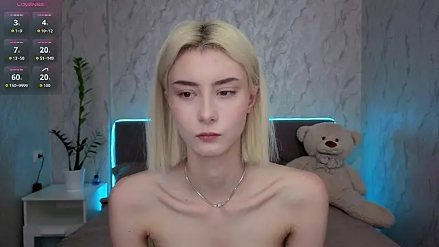 Snapshot of kittysocutie chatting on 05.08.26 kittysocutie online show from 05.08.26
