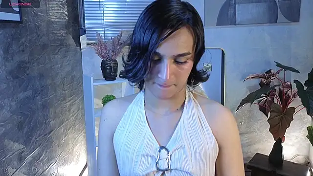 Snapshot of Zoee_Kiss_ chatting on 04.29.26 Zoee Kiss online show from 04.29.26