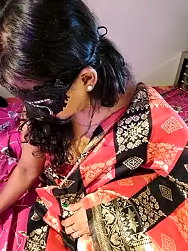 Snapshot of Lena_mahiyaa chatting on 05.05.26 Lena mahiyaa online show from 05.05.26