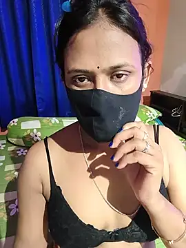 Snapshot of Lena_mahiyaa chatting on 05.17.26 Lena mahiyaa online show from 05.17.26
