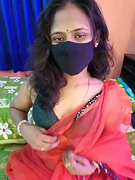 Snapshot of Lena_mahiyaa chatting on 05.18.26 Lena mahiyaa online show from 05.18.26