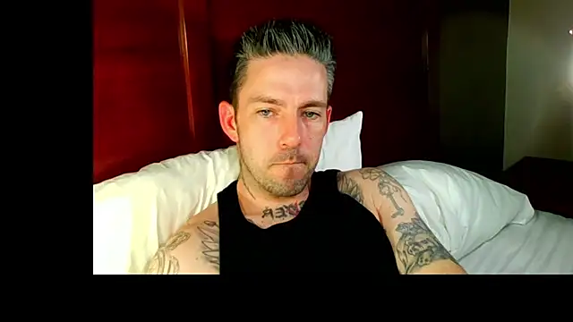Snapshot of SkylarrGrey chatting on 04.07.26 SkylarrGrey online show from 04.07.26