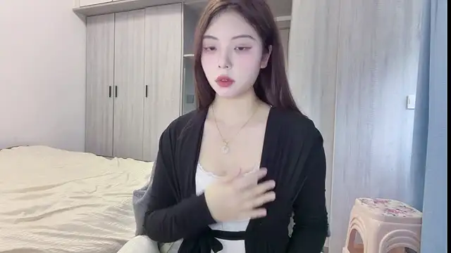 Snapshot of Roo_Se chatting on 03.24.26 Roo Se online show from 03.24.26