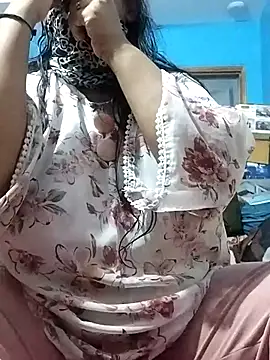 Snapshot of MoonlightMira chatting on 06.29.26 MoonlightMira online show from 06.29.26