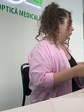 CurlyMaddie online show from 07.13.26