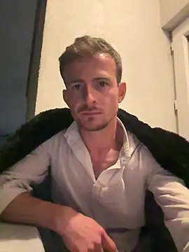Snapshot of globalfucker34 chatting on 05.20.26 globalfucker34 online show from 05.20.26