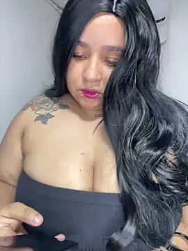 Snapshot of Luciona-Xxx chatting on 03.23.26 Luciona-Xxx online show from 03.23.26