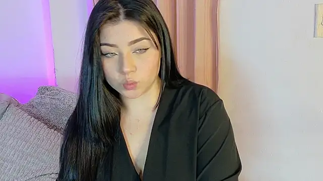 Snapshot of CamilaRougee chatting on 04.04.26 CamilaRougee online show from 04.04.26