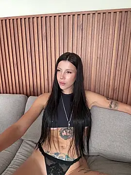 Snapshot of AriaDomina chatting on 04.24.26 AriaDomina online show from 04.24.26