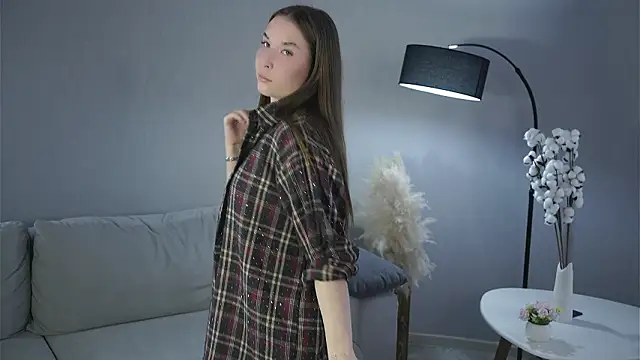 Snapshot of UshaDudney chatting on 03.21.26 UshaDudney online show from 03.21.26