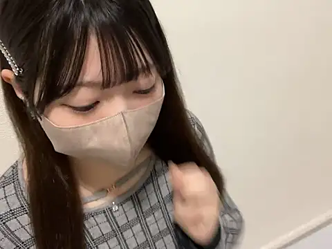 Snapshot of y-u-r-a-33 chatting on 03.23.26 y-u-r-a-33 online show from 03.23.26