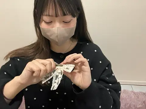 Snapshot of y-u-r-a-33 chatting on 03.28.26 y-u-r-a-33 online show from 03.28.26