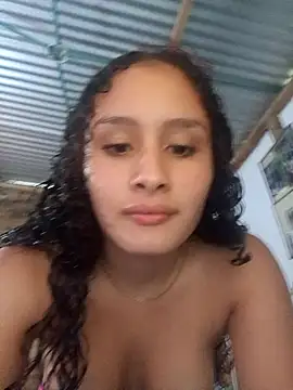 Snapshot of Mia_Honey26 chatting on 04.08.26 Mia Honey26 online show from 04.08.26