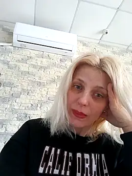 MiaLove183 online show from 03.26.26