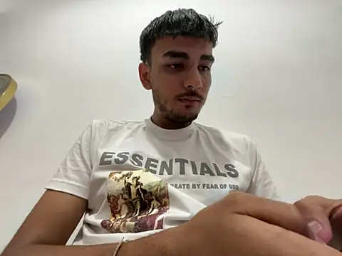 Snapshot of Velvet_man chatting on 03.25.26 Velvet man online show from 03.25.26