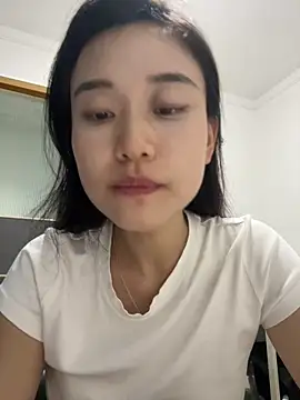 Snapshot of A-Kristen chatting on 04.10.26 A-Kristen online show from 04.10.26