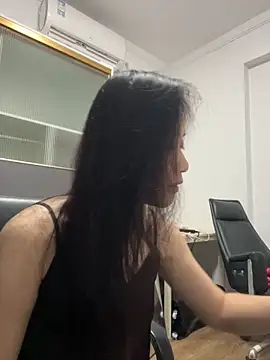 Snapshot of A-Kristen chatting on 04.13.26 A-Kristen online show from 04.13.26