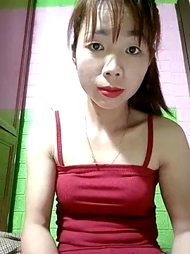 AmyLinee01 online show from 04.15.26