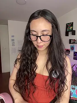 Snapshot of Aikoo_o chatting on 04.08.26 Aikoo o online show from 04.08.26