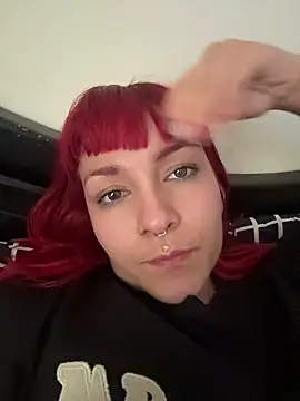 Snapshot of Amelie-RedHoney chatting on 07.15.26 Amelie-RedHoney online show from 07.15.26