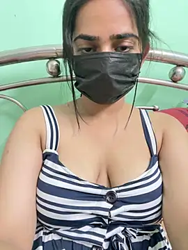 Snapshot of INAYA8855UU chatting on 05.28.26 INAYA8855UU online show from 05.28.26