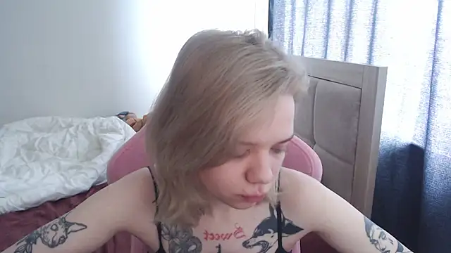 Snapshot of TenderChloe chatting on 06.06.26 TenderChloe online show from 06.06.26