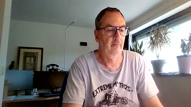 Snapshot of HotLucas66 chatting on 06.25.26 HotLucas66 online show from 06.25.26