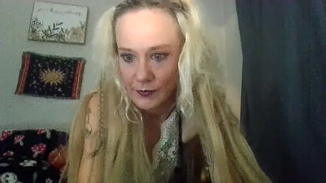 Snapshot of batshtcrzybbylov3 chatting on 06.11.26 batshtcrzybbylov3 online show from 06.11.26