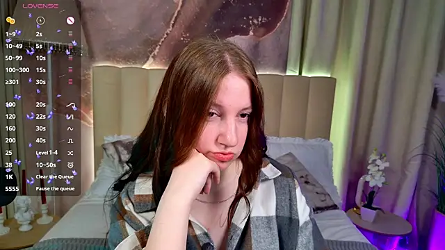 Snapshot of Elisabeth_Binder chatting on 06.15.26 Elisabeth Binder online show from 06.15.26