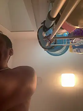 Snapshot of Crossroads5214 chatting on 04.04.26 Crossroads5214 online show from 04.04.26